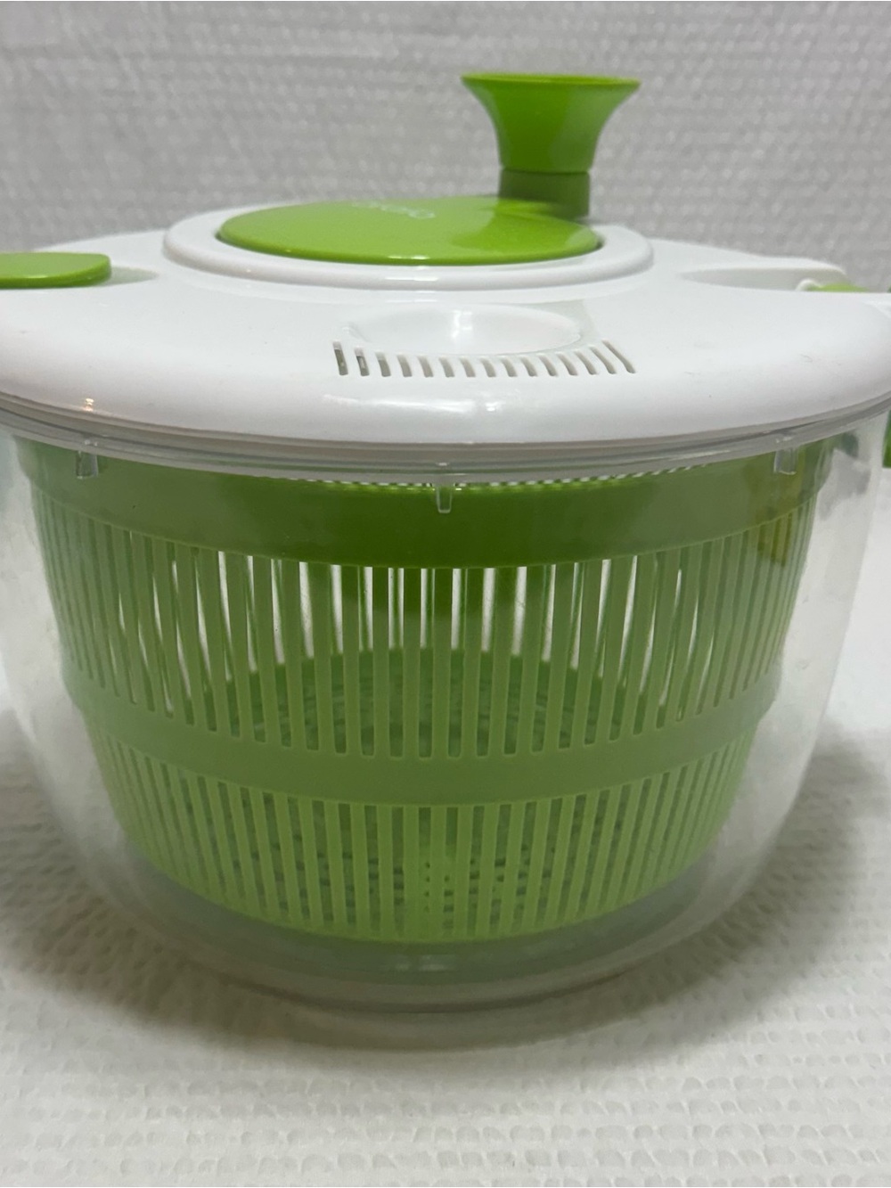 Green Salad Spinner with White Lid by